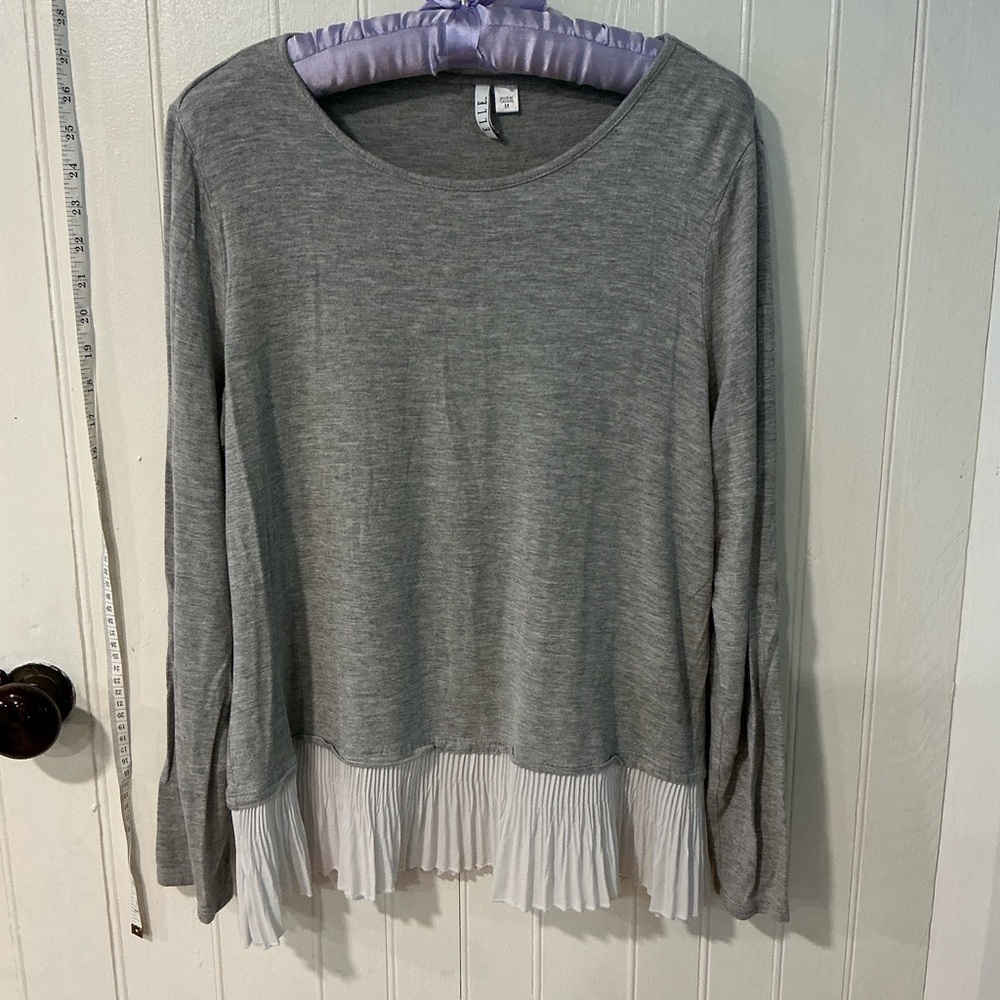 Elle Gray Long Sleeve Pleated Sweatshirt